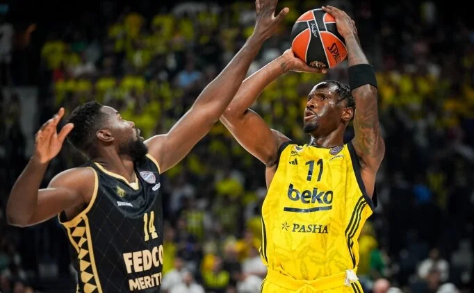 Nigel Hayes-Davis'ten Transfer İddialarına Nokta!